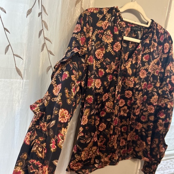 1. State Floral Bishop Balloon Sleeve Satin Tie Neck Top - Picture 3 of 4